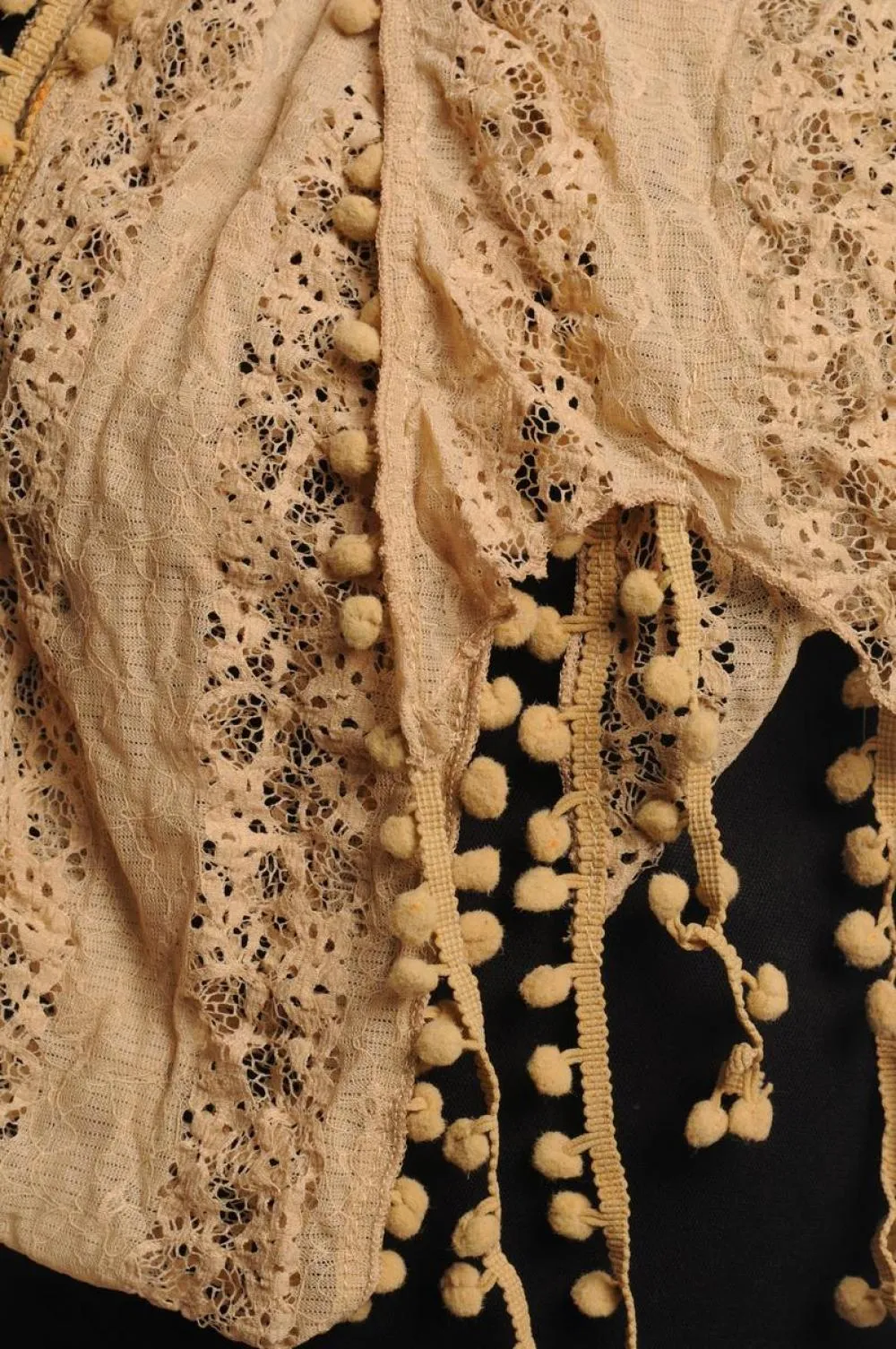 Beige Vintage Lace With Soft Pearls
